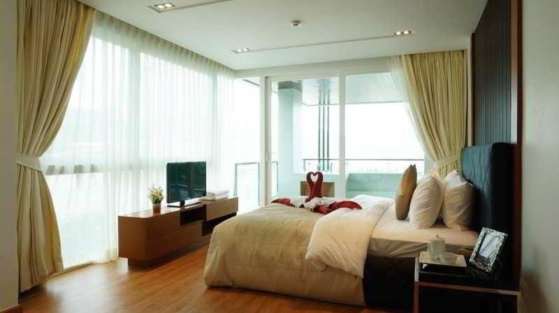 De Luxe A Patong, 2 Avec Piscine Vue Sur * Patong